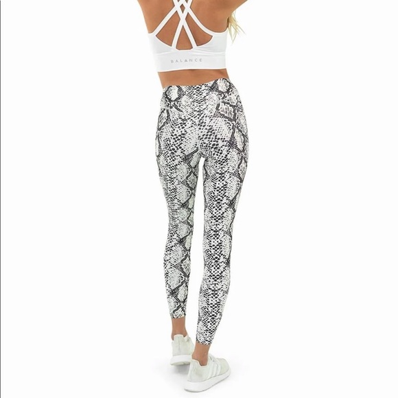 SOLD NWT Balance Athletica Ascend Pant - Python - Picture 2 of 6